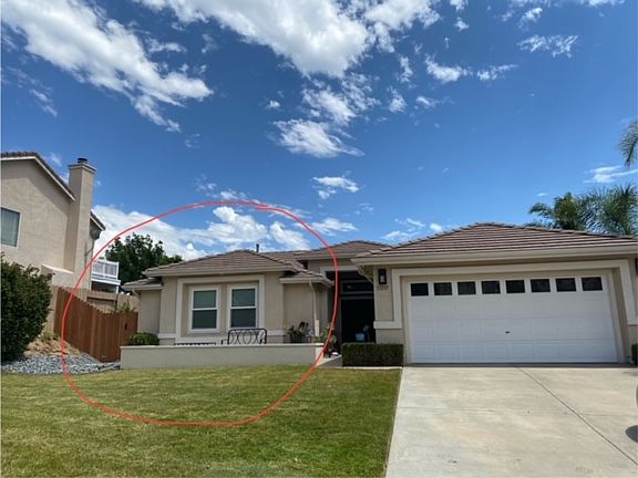 Side unit, with your own entrance.