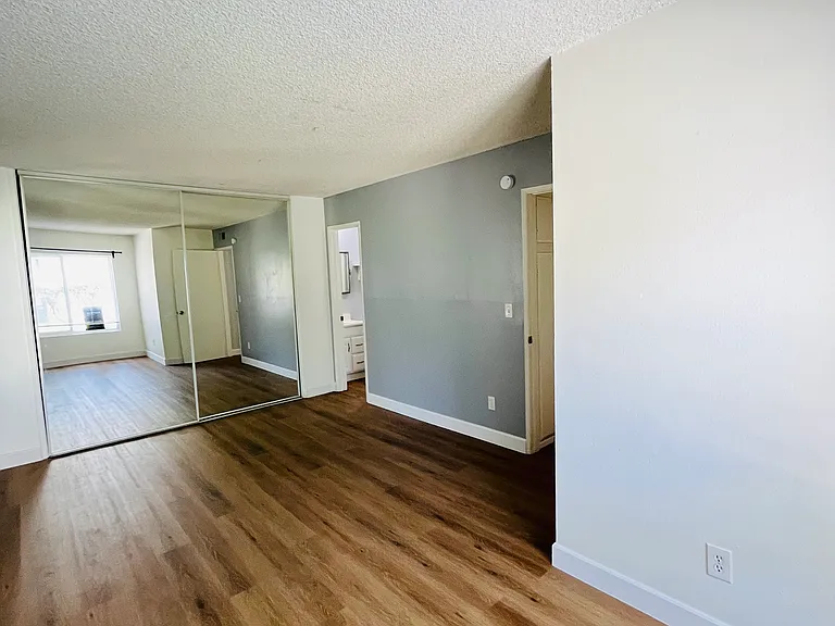 2521 W Sunflower Ave #R1 — Photo 11