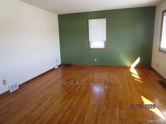 5th image of 14150 School St