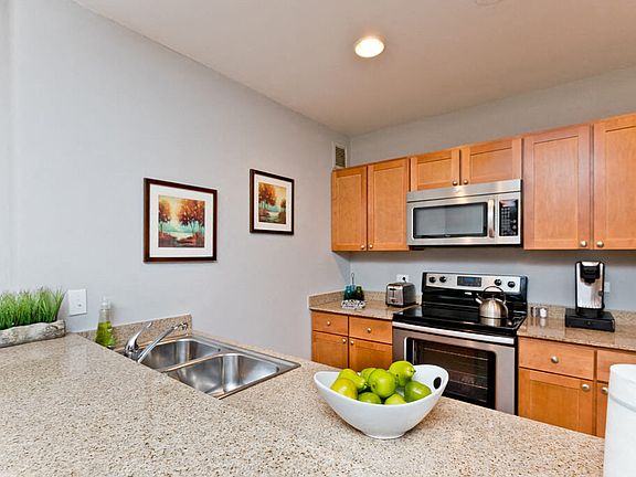 3rd image of 4607 N Sheridan Rd #306