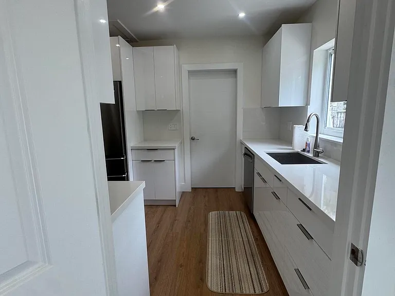 725 NE 160th Ter — Photo 5