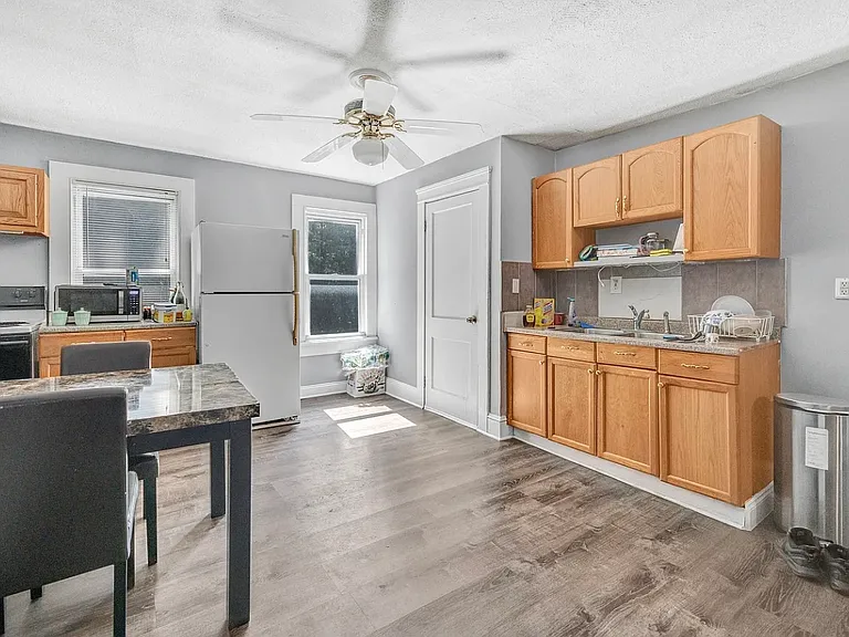 66 Walnut St — Photo 4