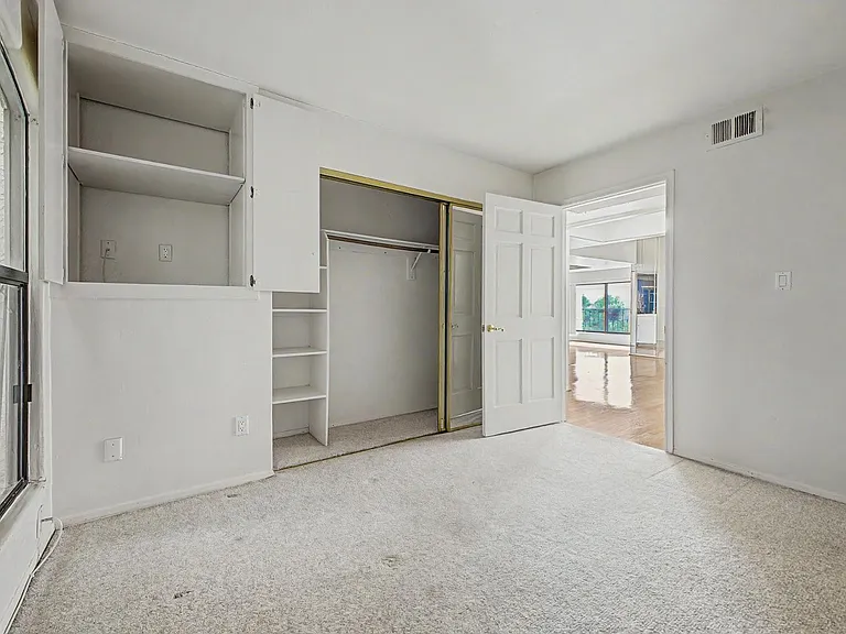 5736 N 25th St — Photo 37