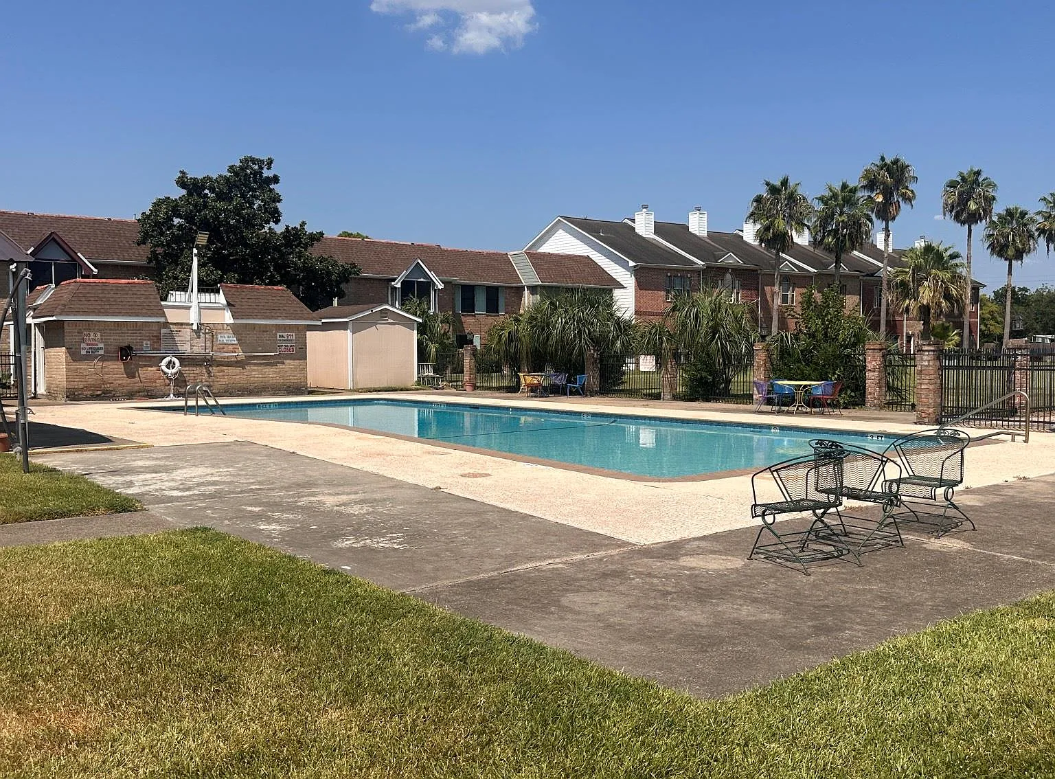2 bed, 2.5 bath, 1240 sqft, $1,400 — Photo 2