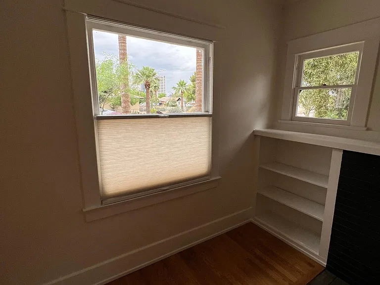 1130 E Palm Ln — Photo 7