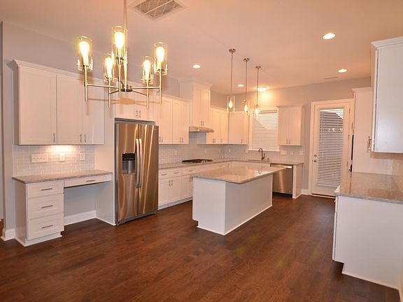 3rd image of 104 N Camellia St