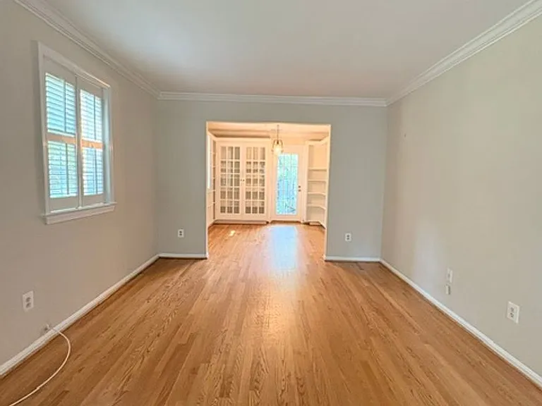 6718 Kenwood Forest Ln — Photo 4