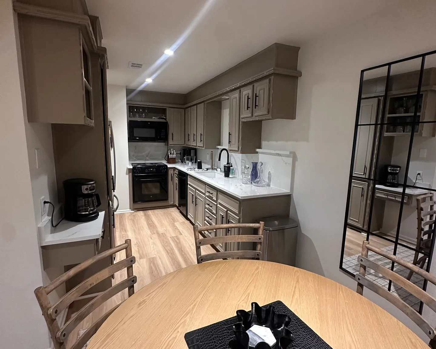 2 bed, 1200 sqft, $1,300 — Photo 4