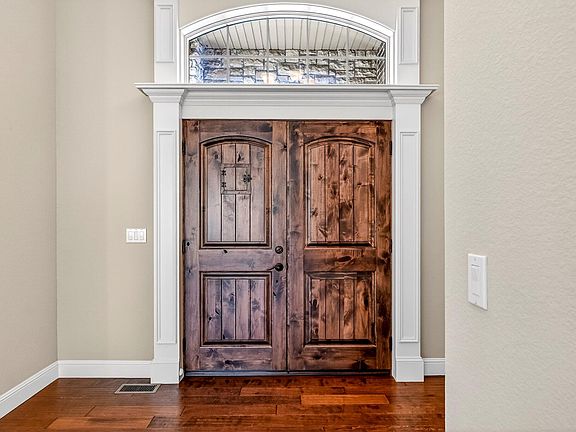 4th image of 3905 E Windsmore Drive