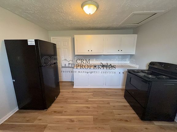 5th image of 1528 E Gimber St