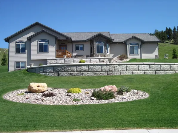 2320 Camaro Cir, Sturgis, SD 57785