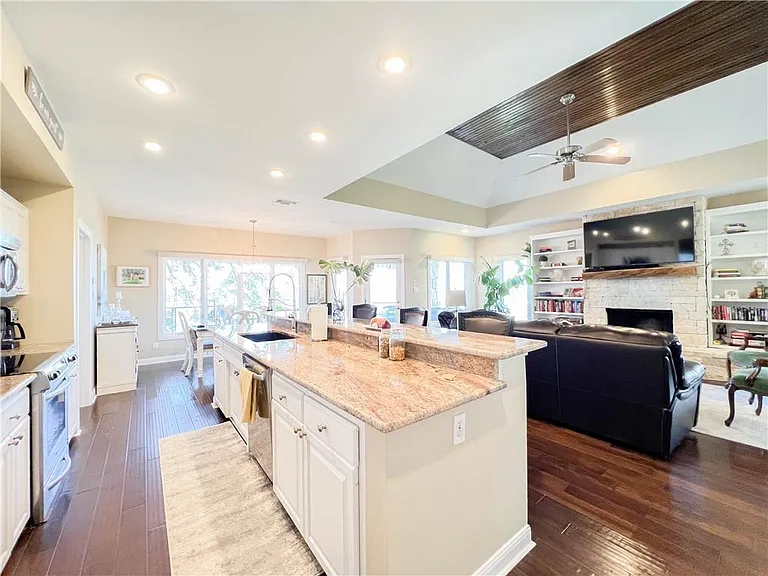 1911 Clubhouse Hill Dr #20 — Photo 9