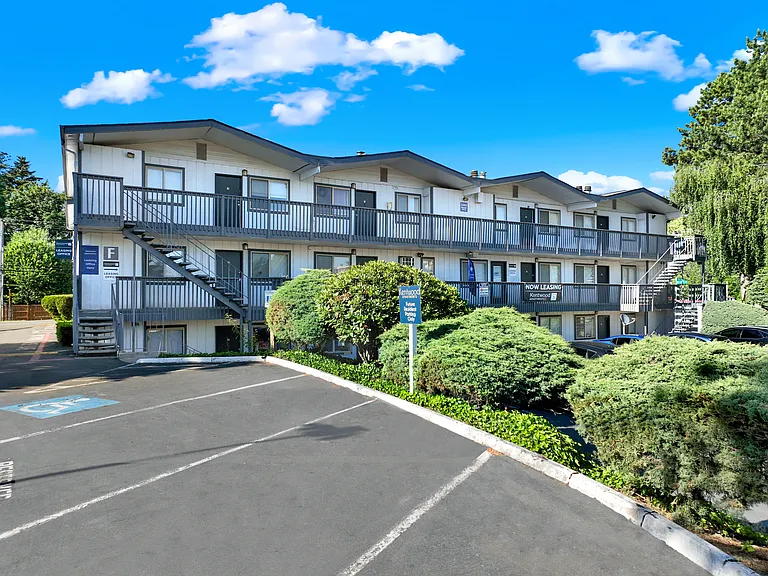 Kentwood Apartments — Photo 6