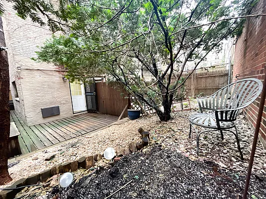 Rented by Urban Real Estate Inc | media 20