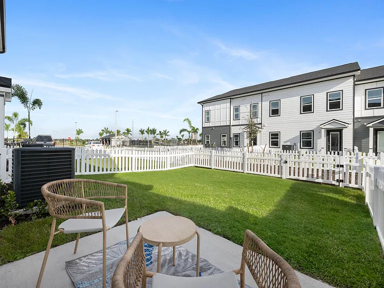 Novo Gateway Apartments and Townhomes — Photo 50