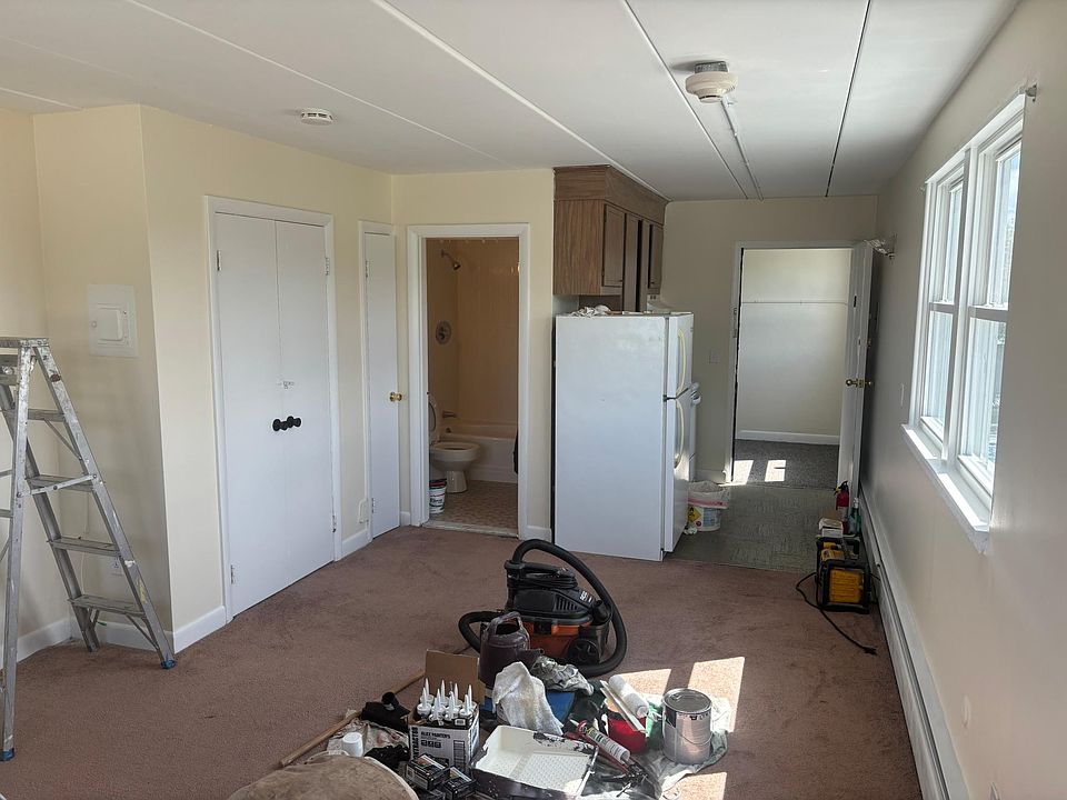 2nd image of 186 Lexington St APT 10
