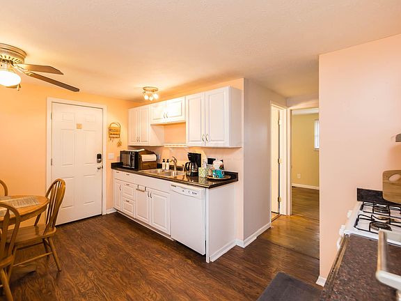 5th image of 1445 Chesterton Sq S
