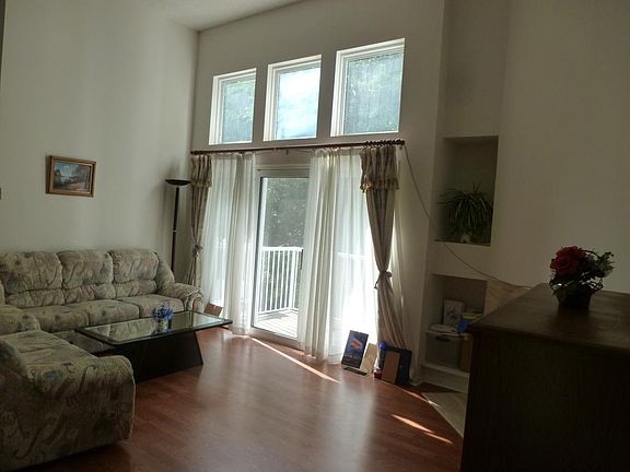 4th image of 65 E Shrewsbury Pl