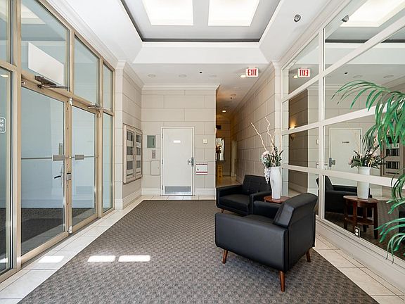 3rd image of 328 Clarkson St #1000