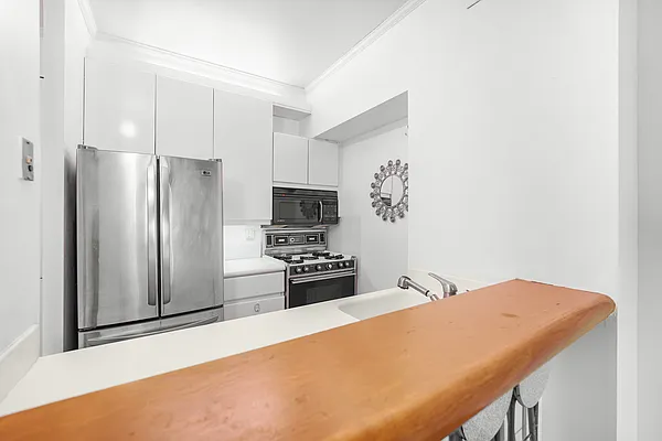 Rented by Highline Residential | media 28