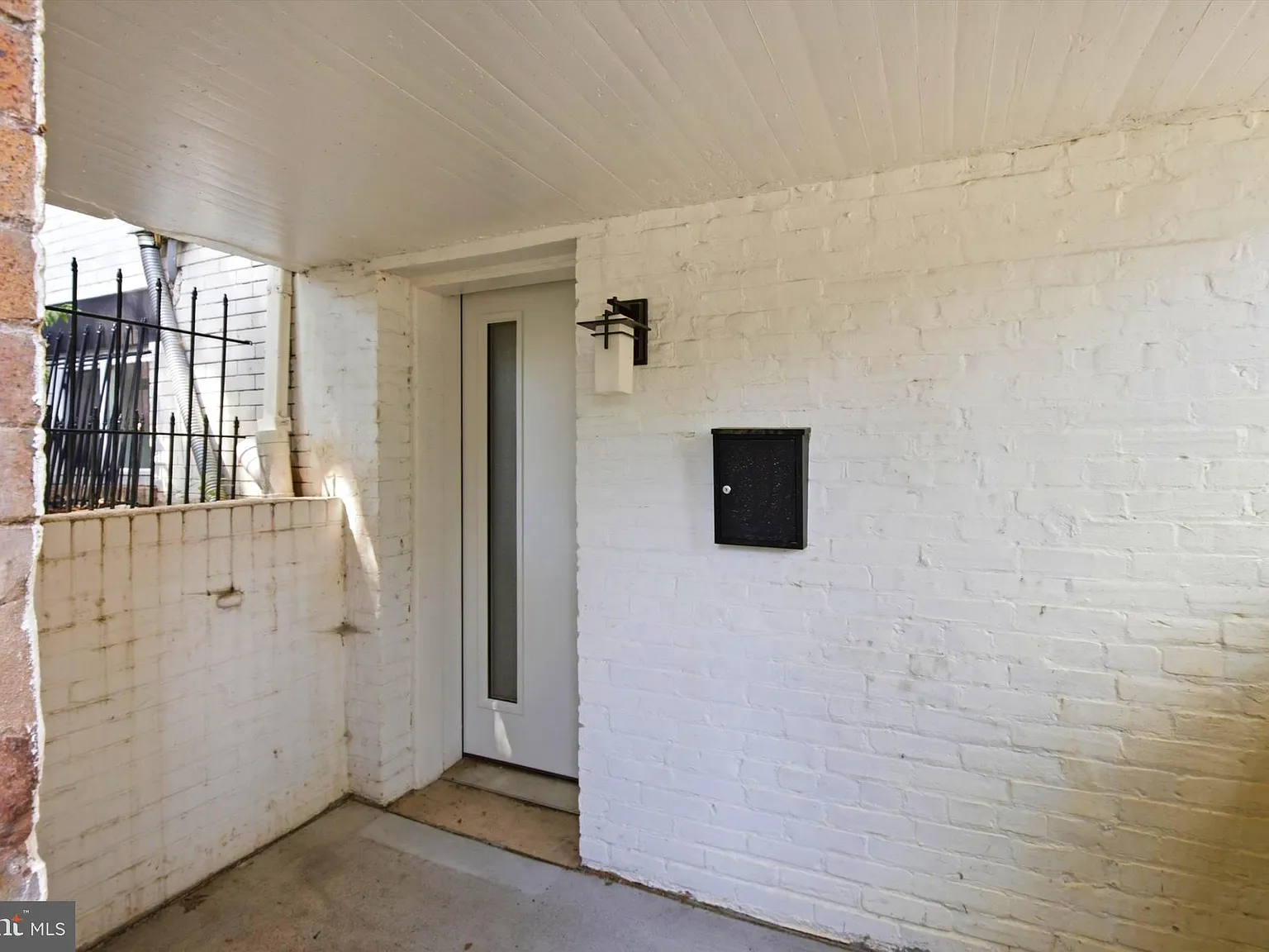 1 bed, 2105 sqft, $1,885 — Photo 3