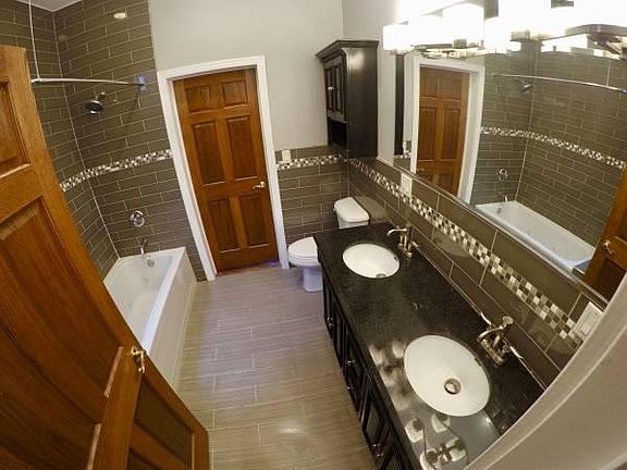 3rd image of 631 N Kedzie Ave #2
