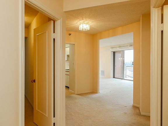 5th image of 5802 Nicholson Ln #2806