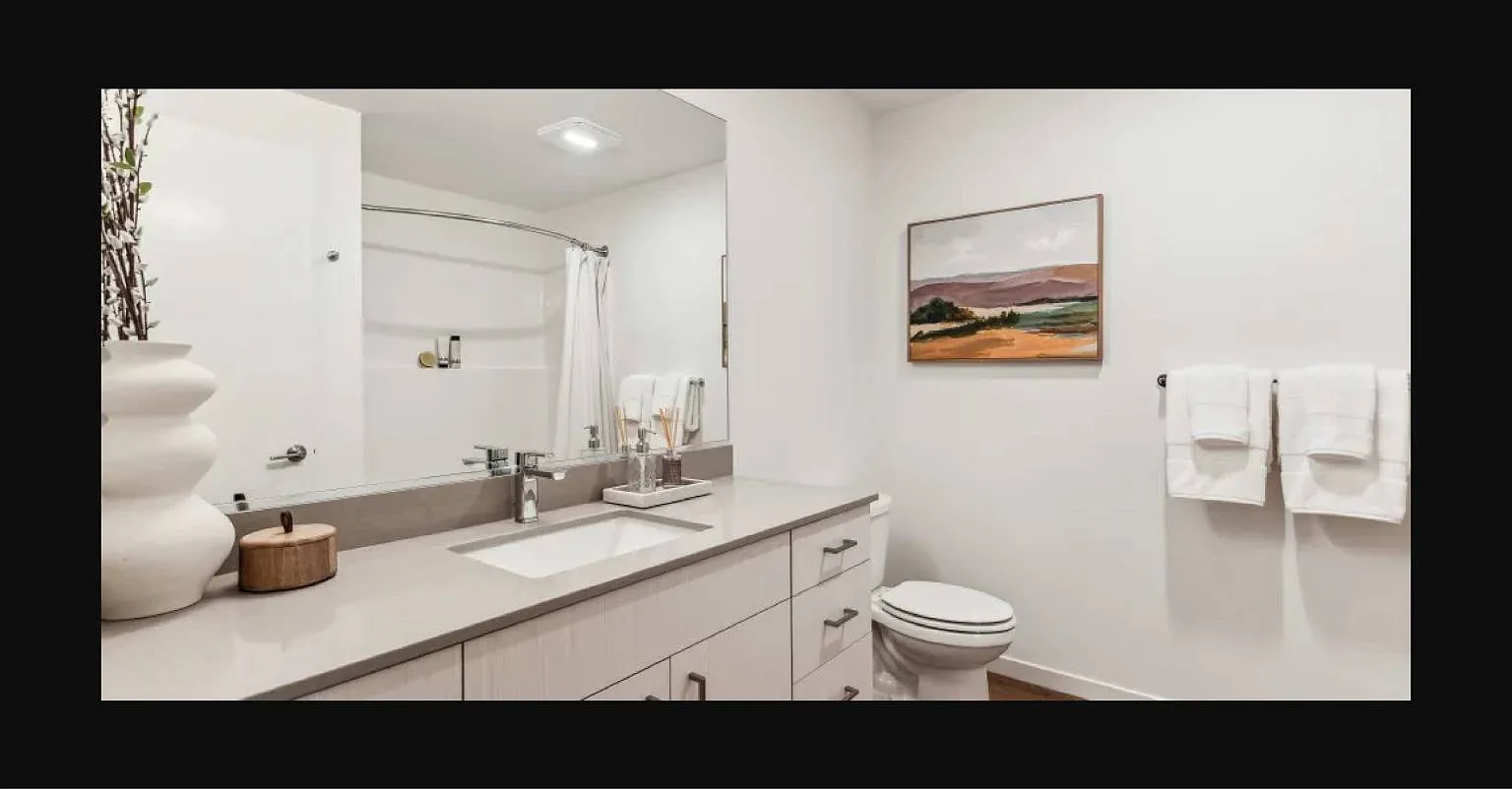 Traxx Apartments — Photo 2