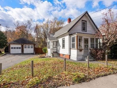 298 Deerfield St, Greenfield, MA, 01301