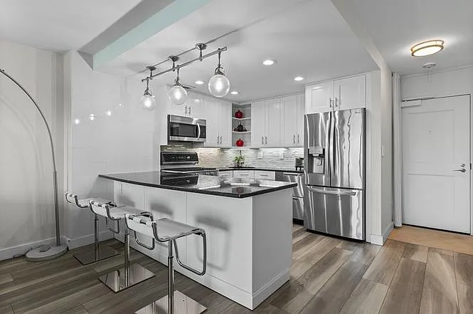 8 Whittier Pl #9J — Photo 9