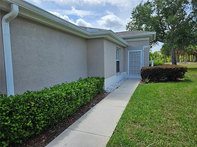 2038 Grantham Greens Dr #2038 — Photo 3