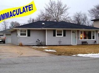 610 W Stanton Ln, Crete, IL 60417