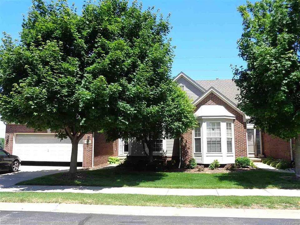 Gorgeous Split Ranch. 31350853