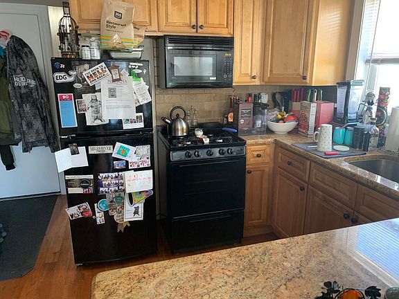 3rd image of 1810 Fairmount Ave Floor 3
