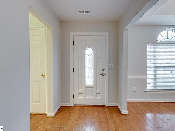 5th image of 222 Bonnie Woods Dr