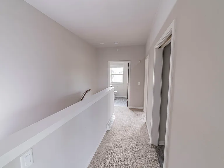 Mammoth Springs Apartments & Townhomes — Photo 95