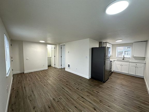 5th image of 2515 Virginia Ave APT 6