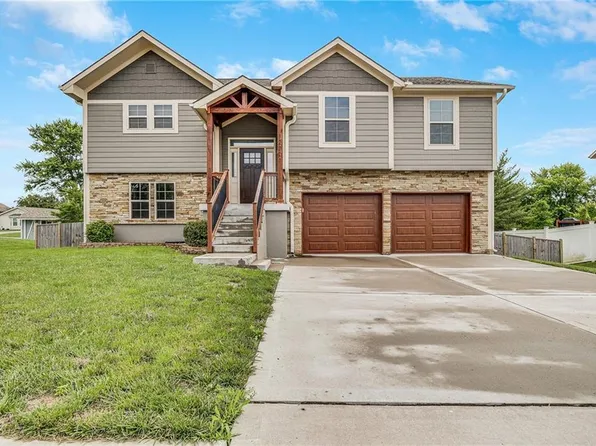 12301 White Oak St, Peculiar, MO 64078