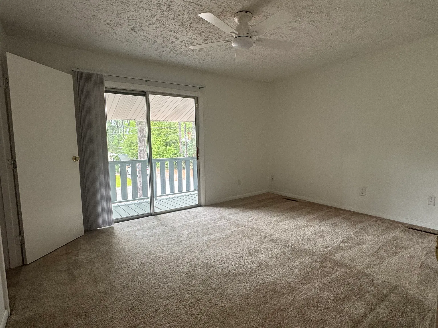 2 bed, 2.5 bath, 1280 sqft, $1,450 — Photo 3