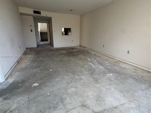 8325 Sunrise Lakes Blvd APT 112, Sunrise, FL 33322
