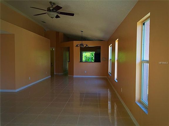 3rd image of 5228 Creekmore Ln