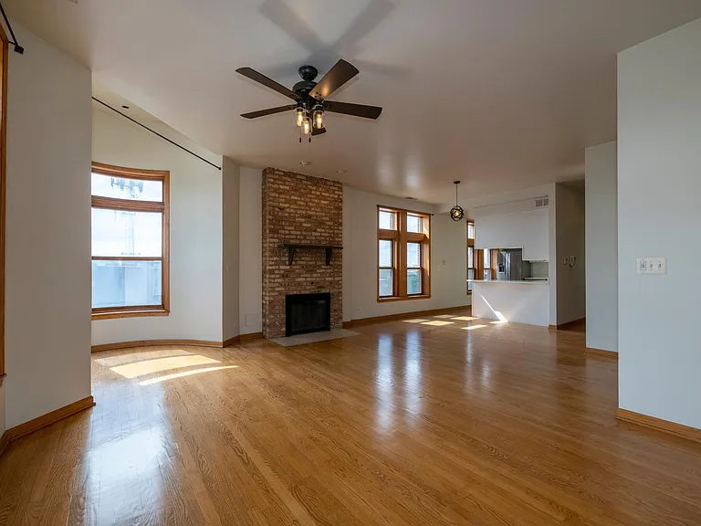 1166 W Grand Ave #3 — Photo 24