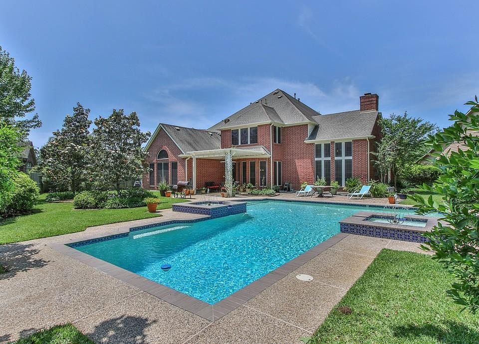 1st image of 2907 Drews Manor Ct