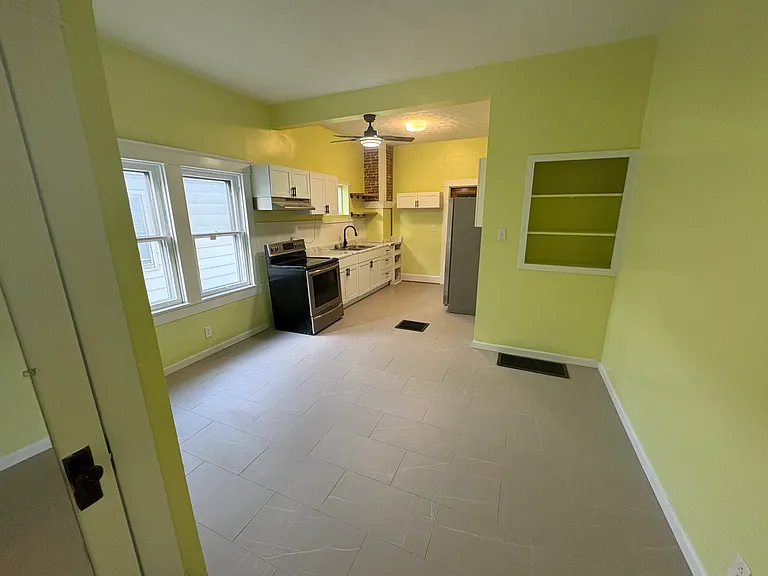 1017 S Pershing Ave #1017 — Photo 5