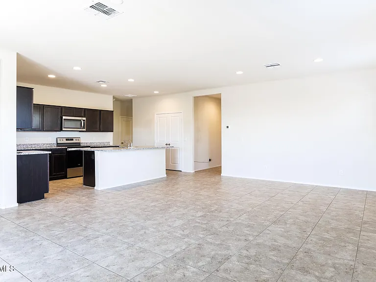 1075 W Avalon Canyon Dr — Photo 4
