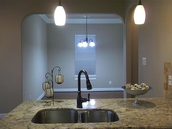 4th image of 11045 Upland Forest Dr