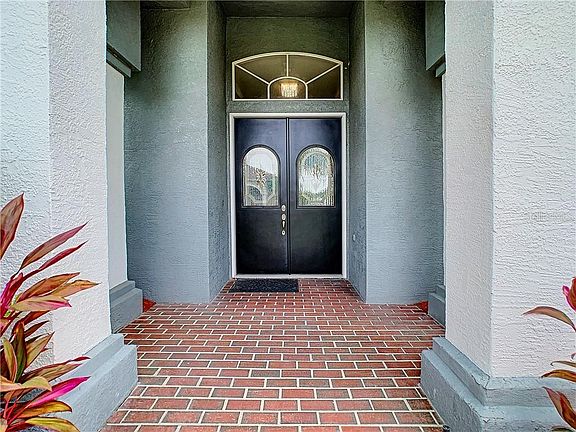 3rd image of 10126 Queens Park Dr