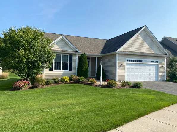 15 Broadleaf Cir, East Longmeadow, MA 01028