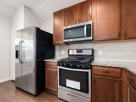 4th image of 17555 Greystanes Rd
