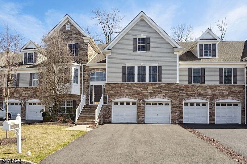 1st image of 15 Kovach Ct